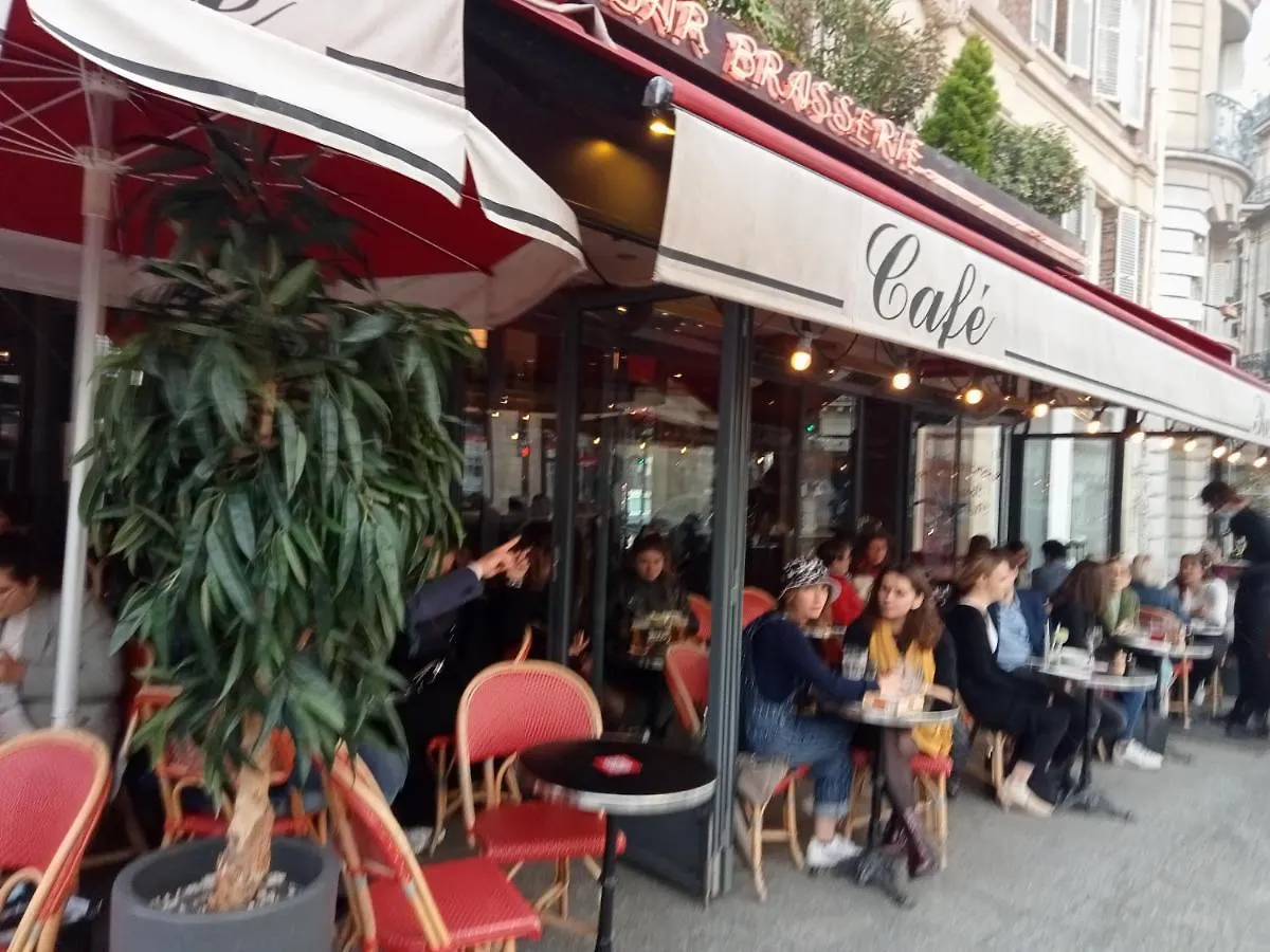 Stuning Place ,Gare Montparnasse ,Center Paris ,Front Of Metro Apartment Homestay