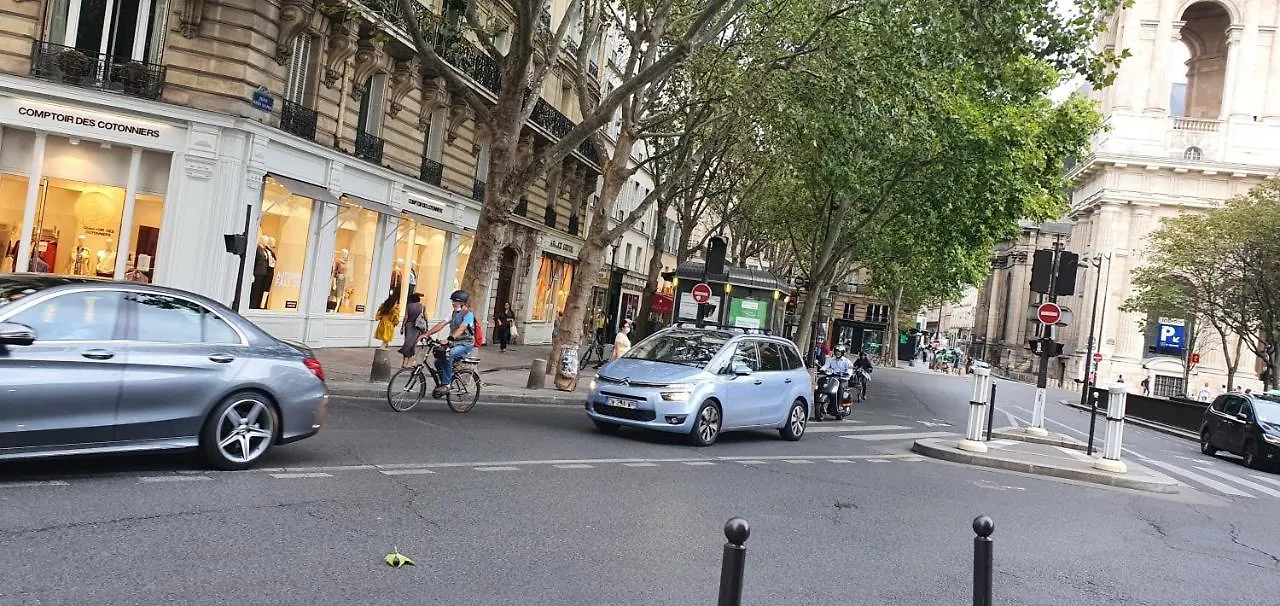 Stuning Place ,Gare Montparnasse ,Center Paris ,Front Of Metro Apartment France