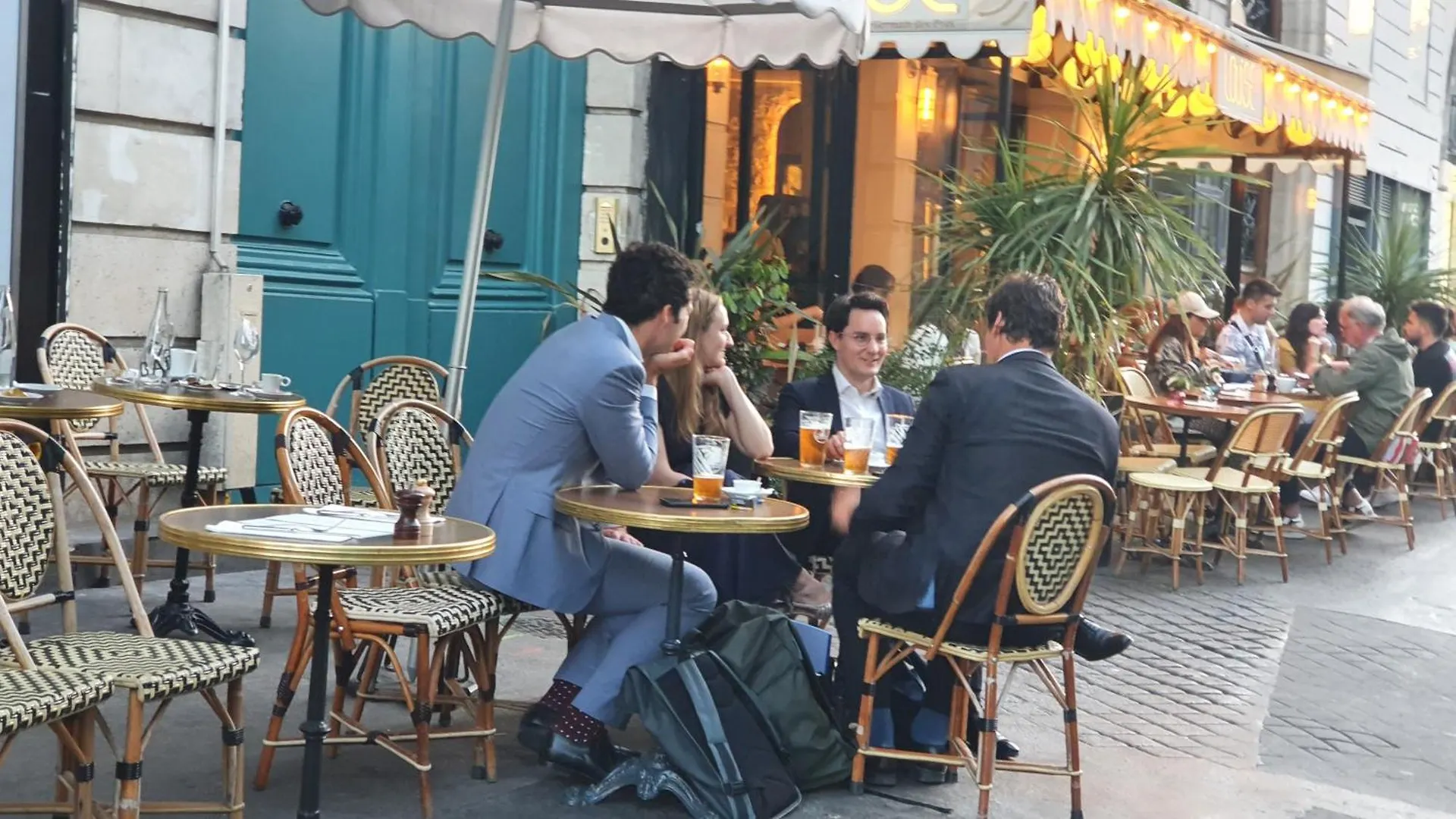 Homestay Stuning Place ,Gare Montparnasse ,Center Paris ,Front Of Metro Apartment